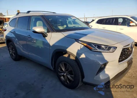 2022 Toyota Highlander Hybrid Xle z USA, uszkodzony, nr VIN 5TDAARAH0NS514008